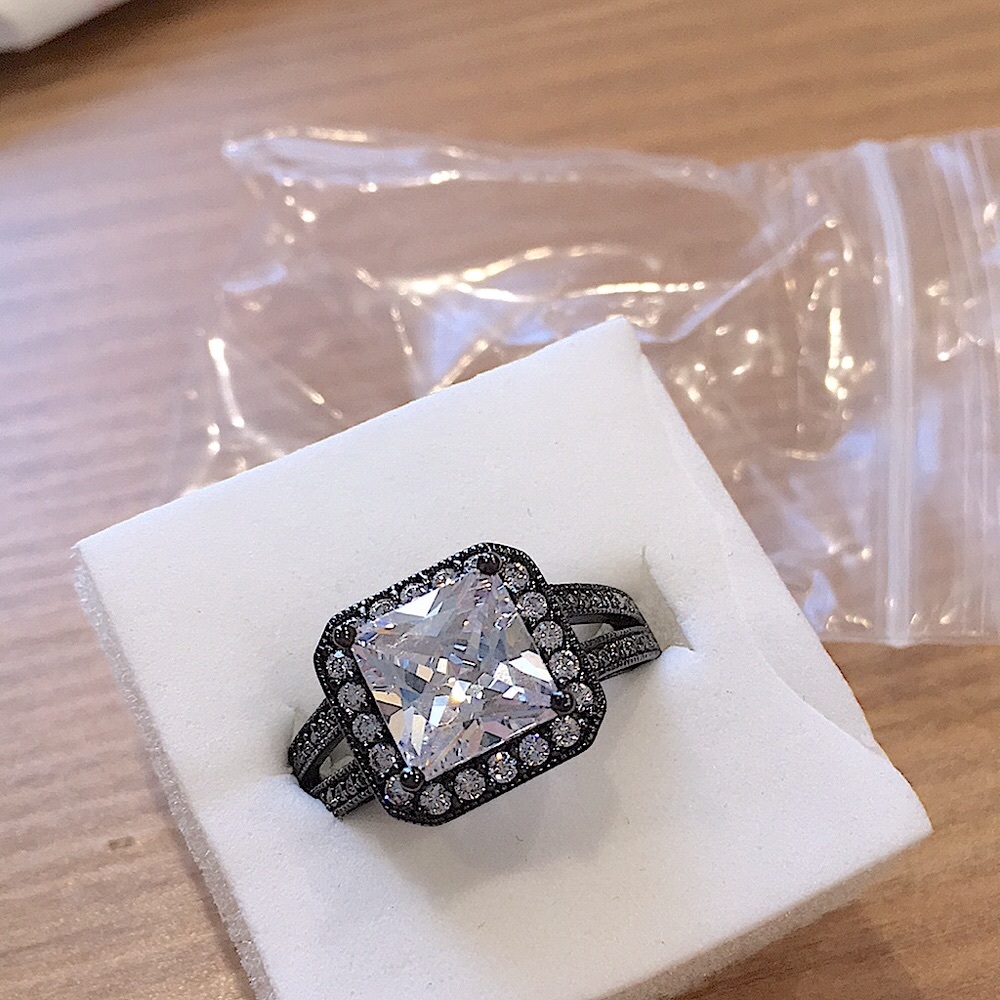 🌸Swarovski/Sterling Silver Blk Charcoal Ring Sz8